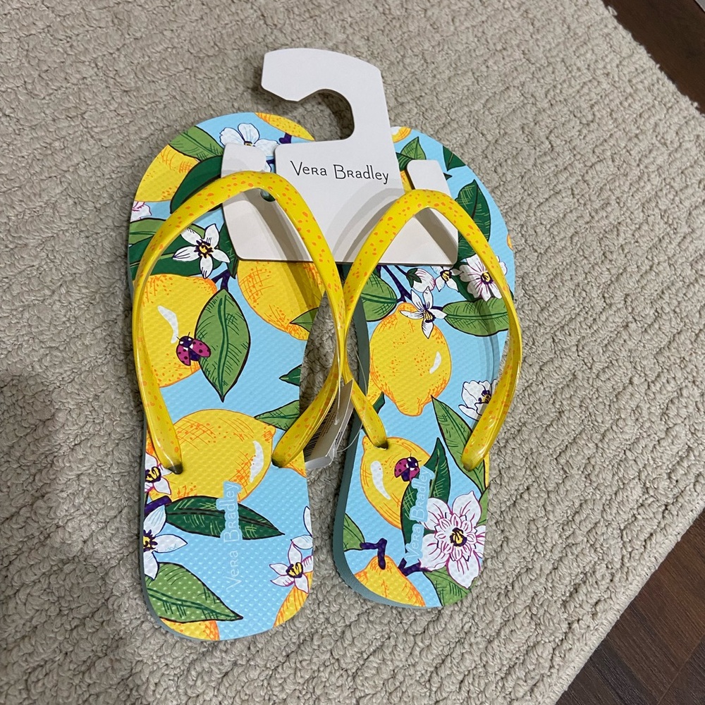 Vera Bradley Lemon Grove Print Pattern Sandals Flip Flops Sz 7-8 NWT